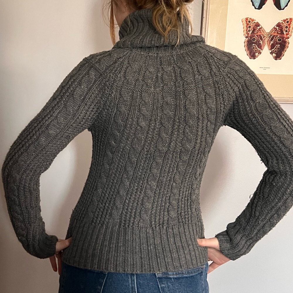 Gray sweater - Picture 5 of 5